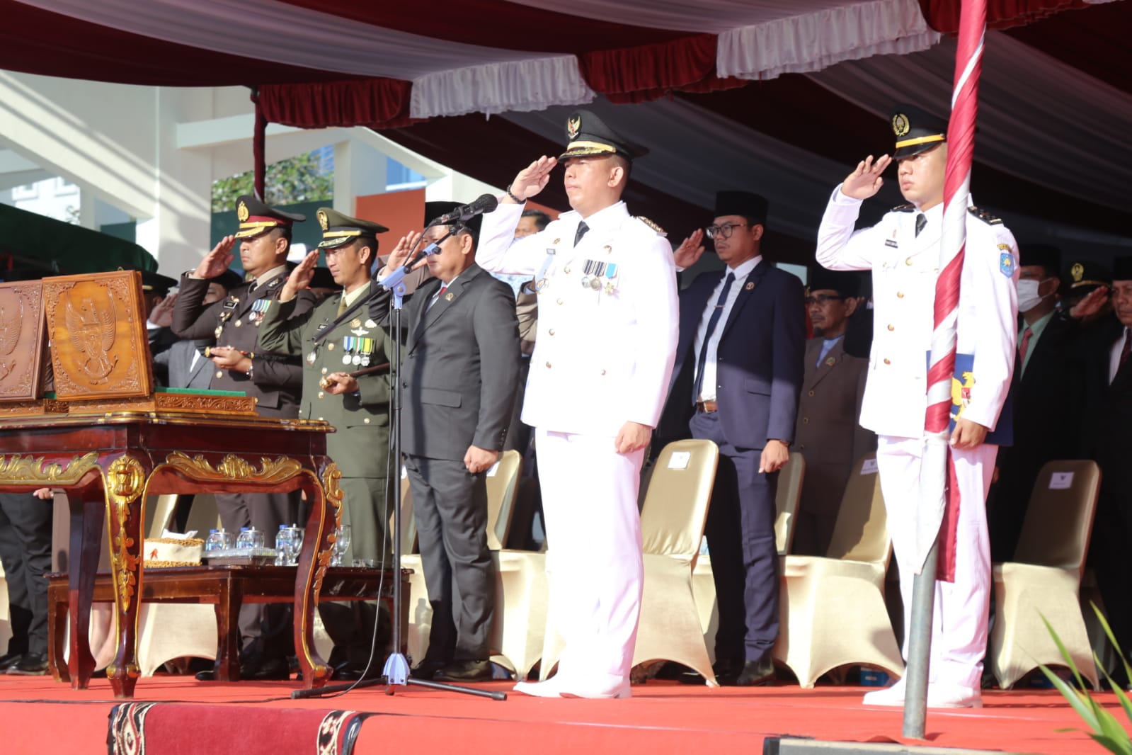 Pj Bupati OKU Pimpin Upacara Bendera Dalam Rangka HUT RI Ke 77 ...